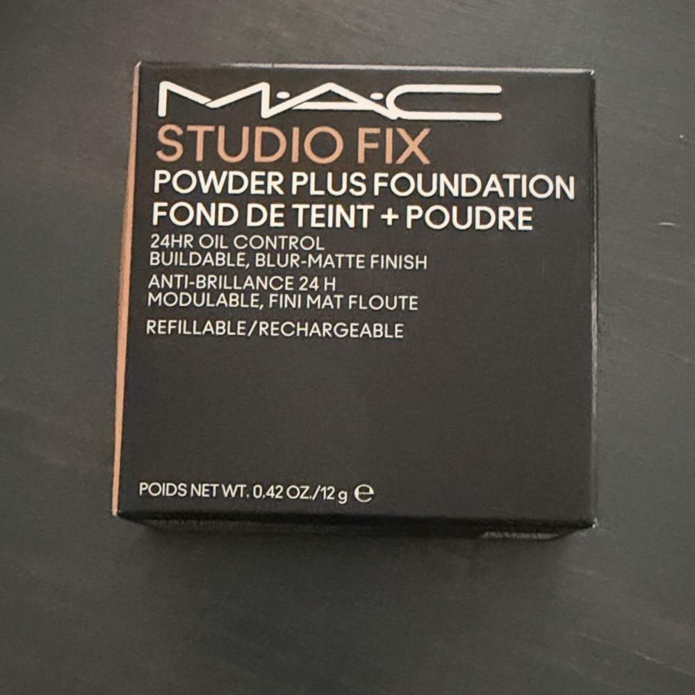 MAC Cosmetics studio fix powder plus foundation c8